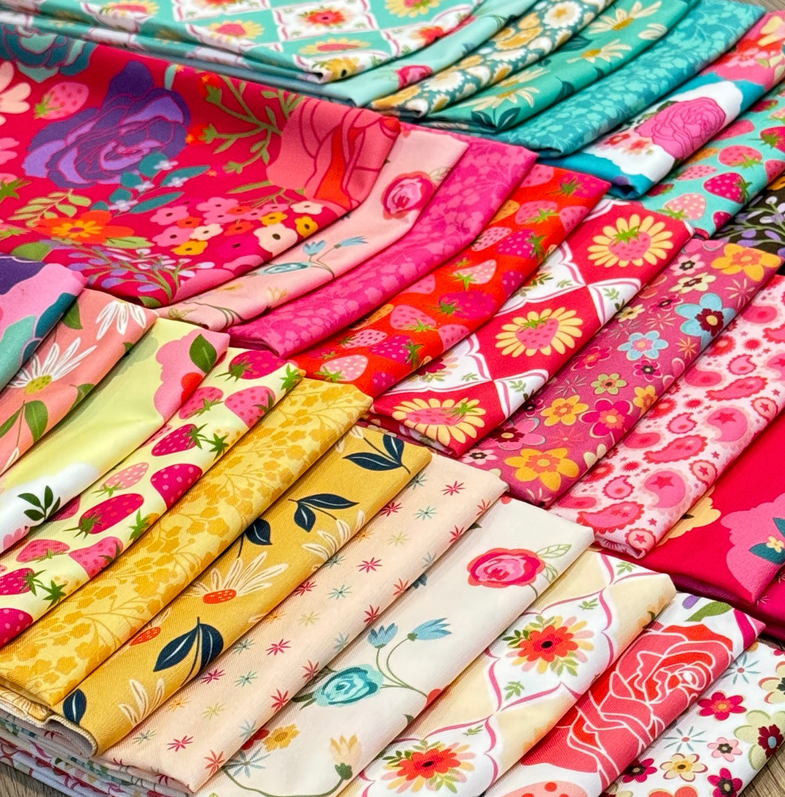 Calico Cowgirls, Fat Quarter Bundle, 32 Pieces, VR24476