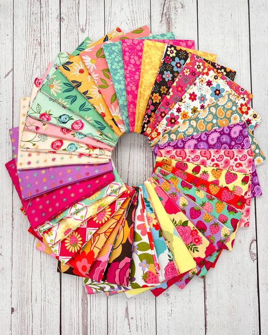 Calico Cowgirls, Fat Quarter Bundle, 32 Pieces, VR24476
