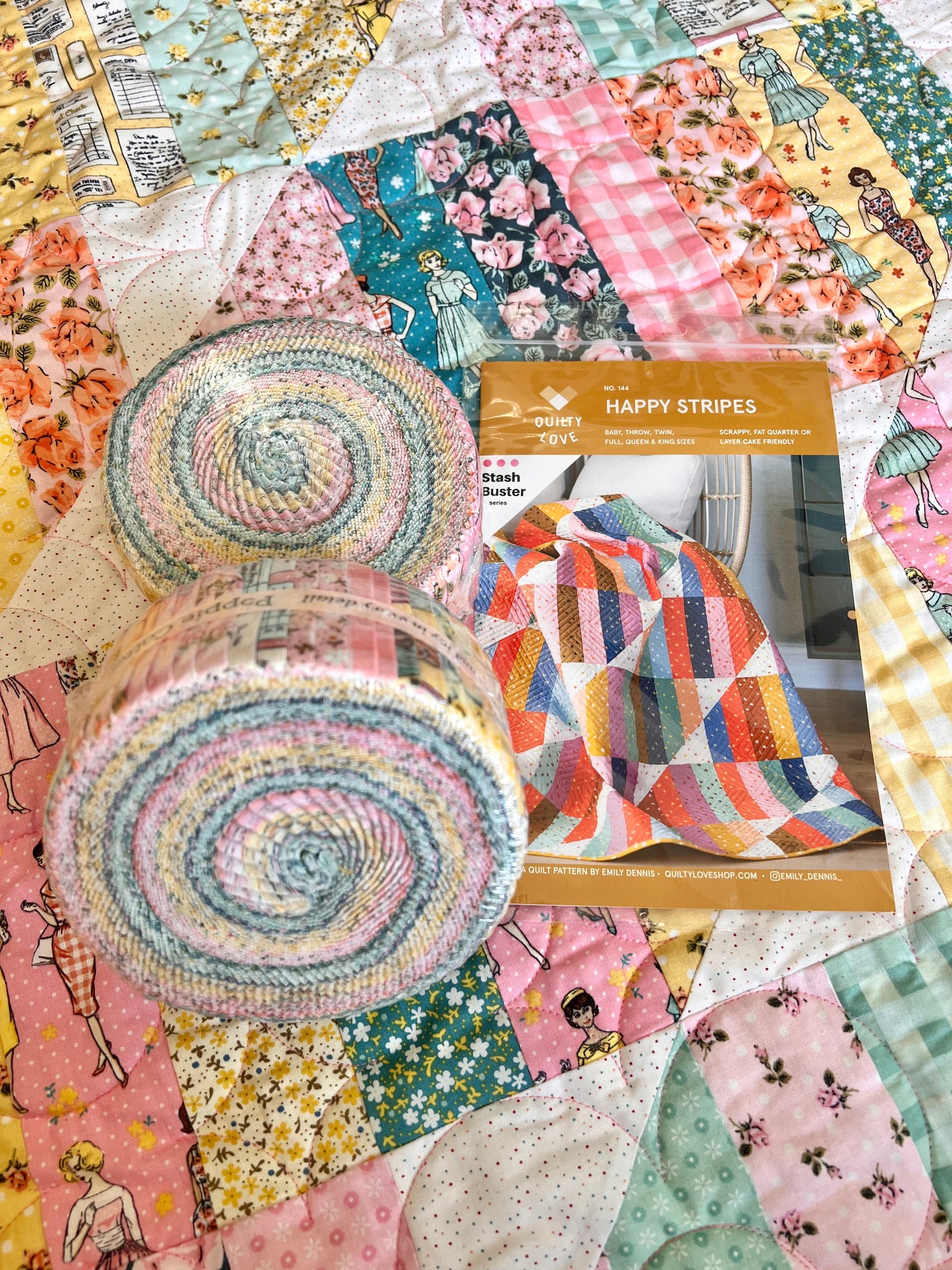 Delightful Department Store, 2 1/2" Strips/Jellyroll, 21 Prints with 42 Pieces - Good Vibes Quilt Shop